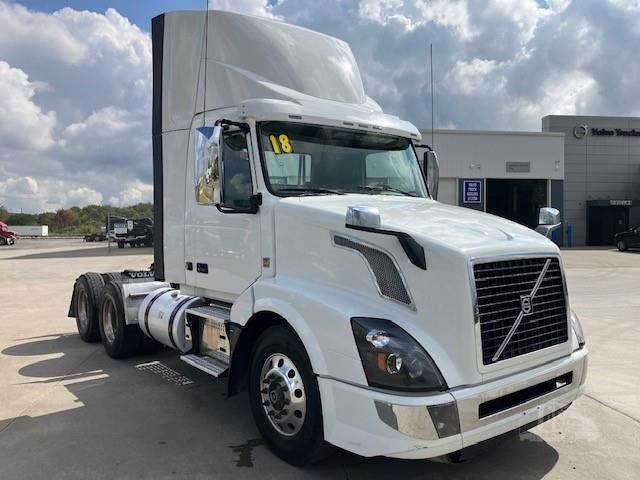 2018 Volvo VNL64T300 13714V » Young Trucks